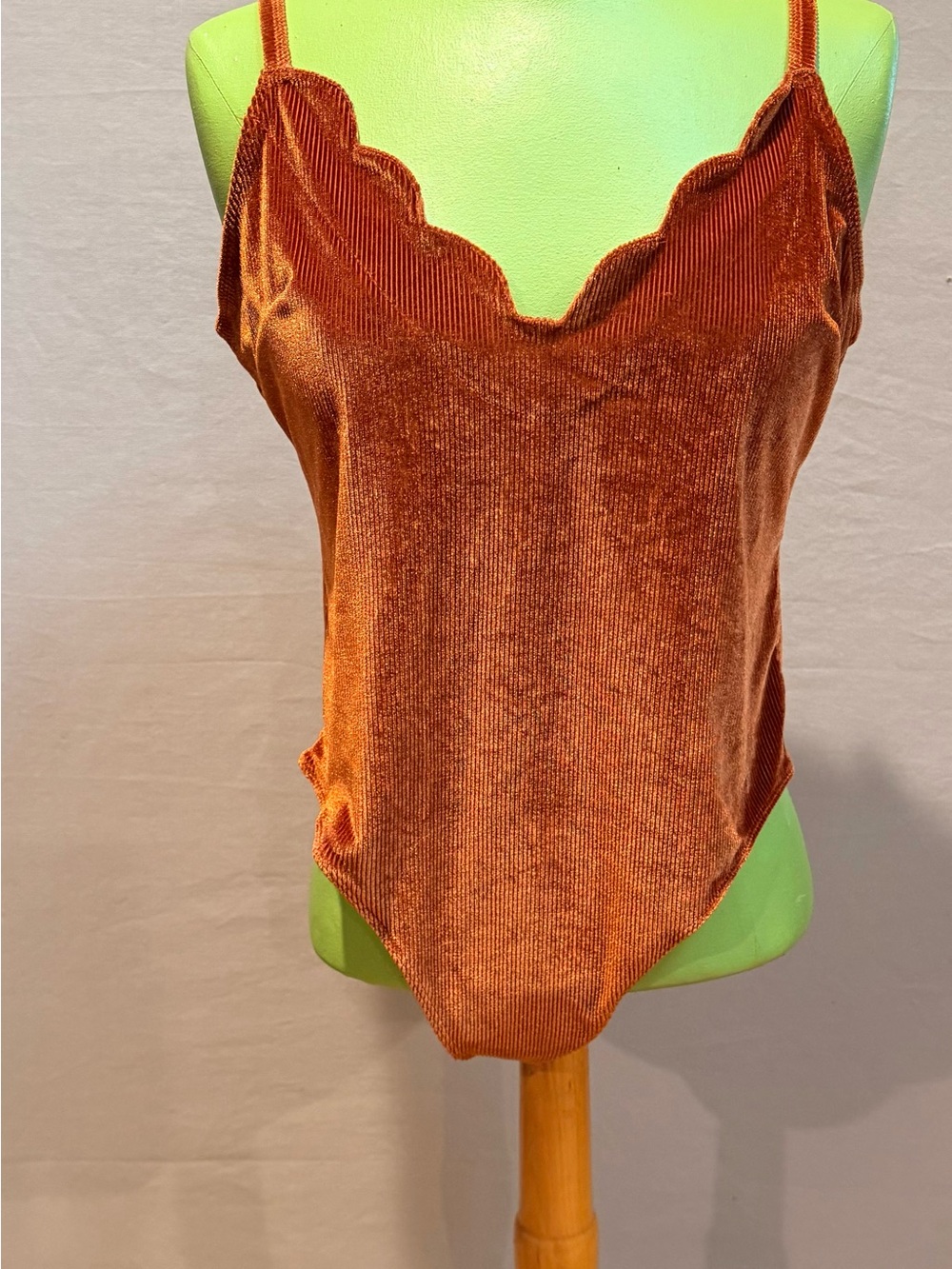 Urban Outfitters Velvet Scallop-Edge Bodysuit in Rust Orange L